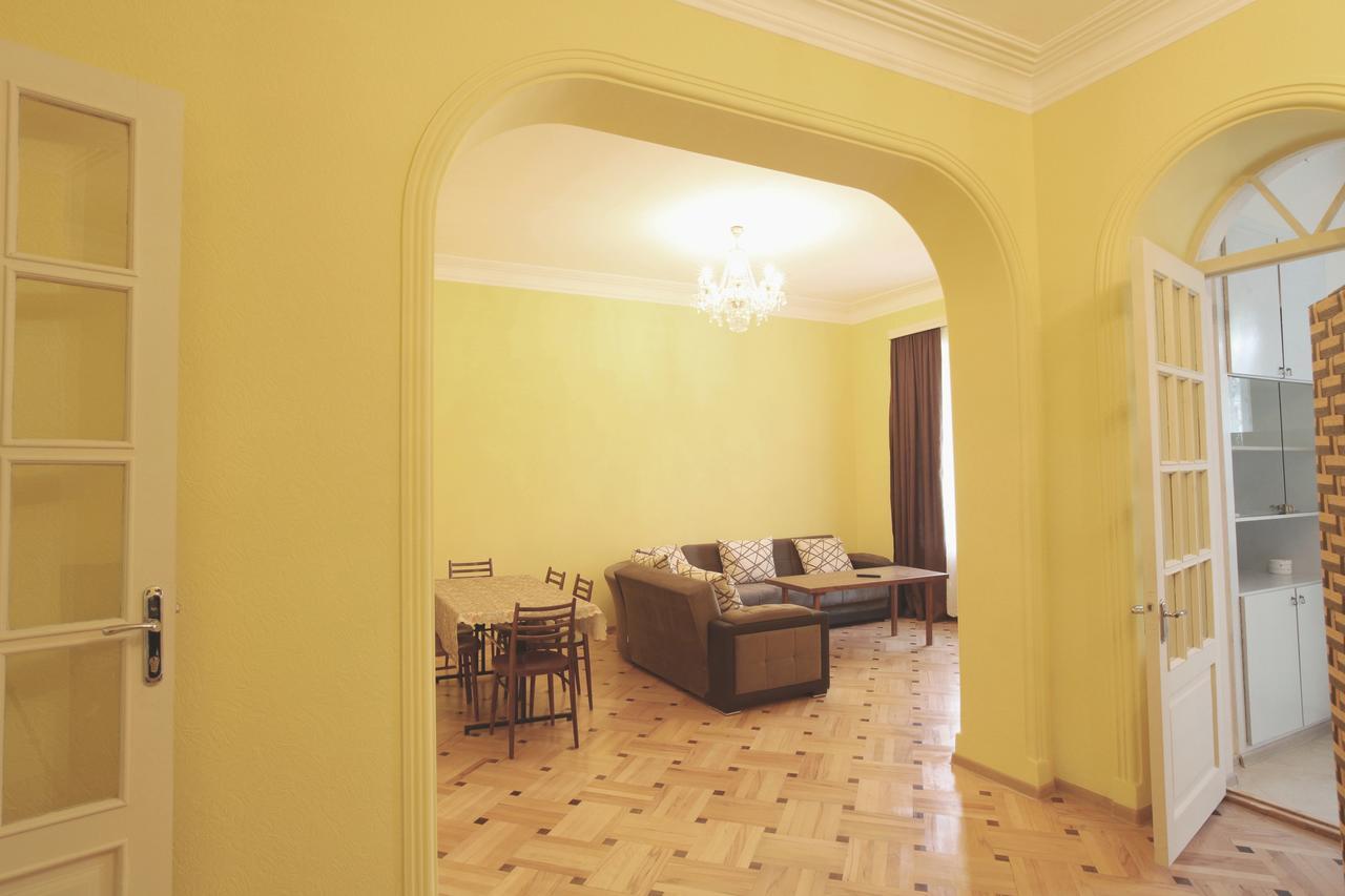 Apartment At Stalin House Tiflis Exterior foto
